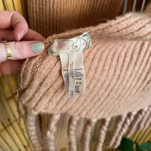 Free People Jaden Ribbed Oversized Chunky Knit Fringe Scarf Wrap Pale Mauve Pink - Picture 7 of 8